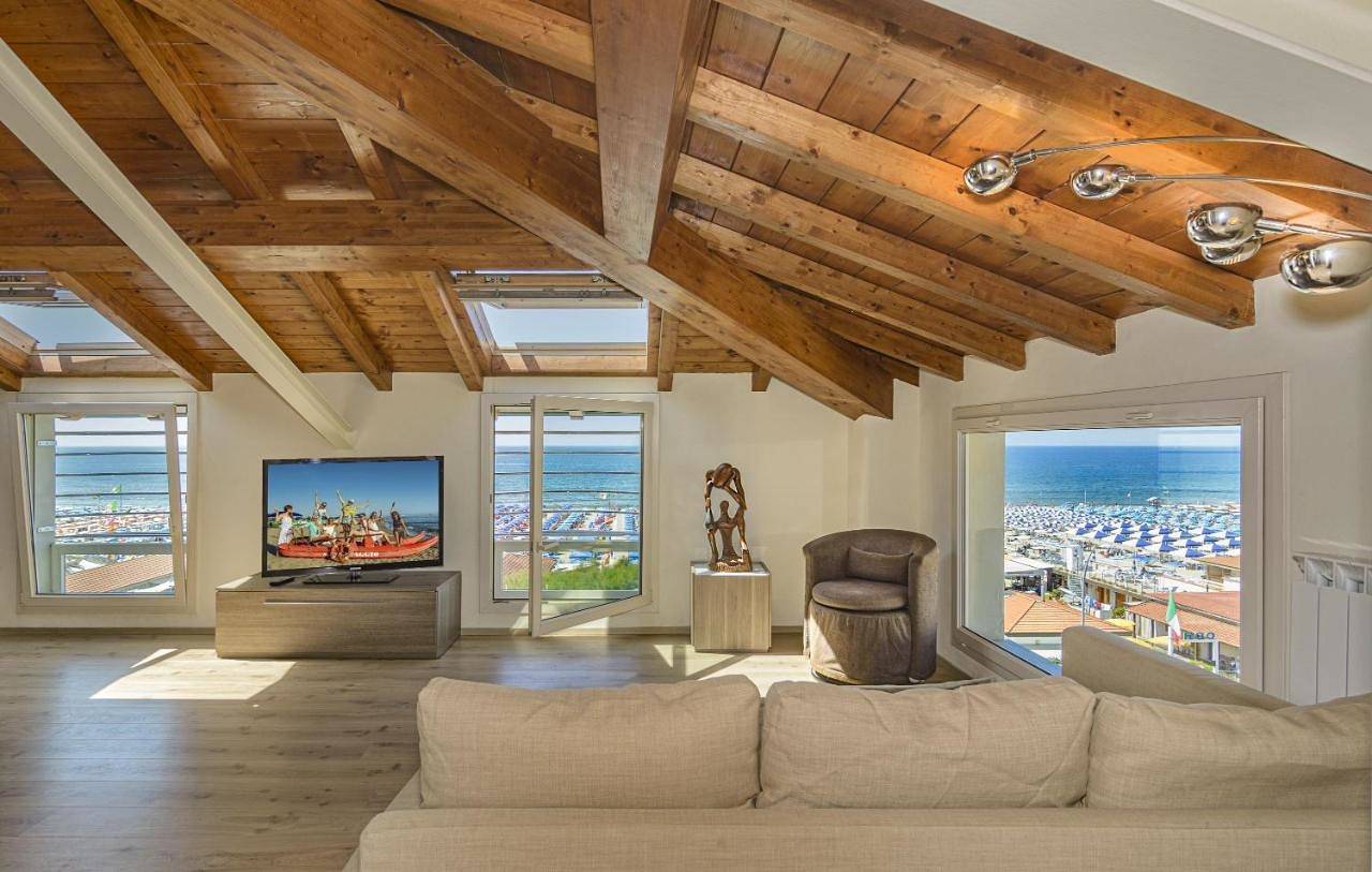 Two-Bedroom House in Lido di Camaiore, Camaiore