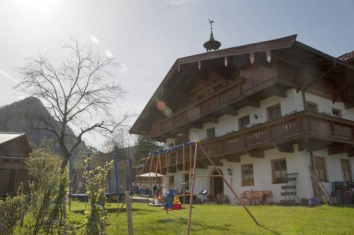 Ferienwohnung für 4 Personen, mit Balkon und Garten sowie Ausblick in Kössen - 3
