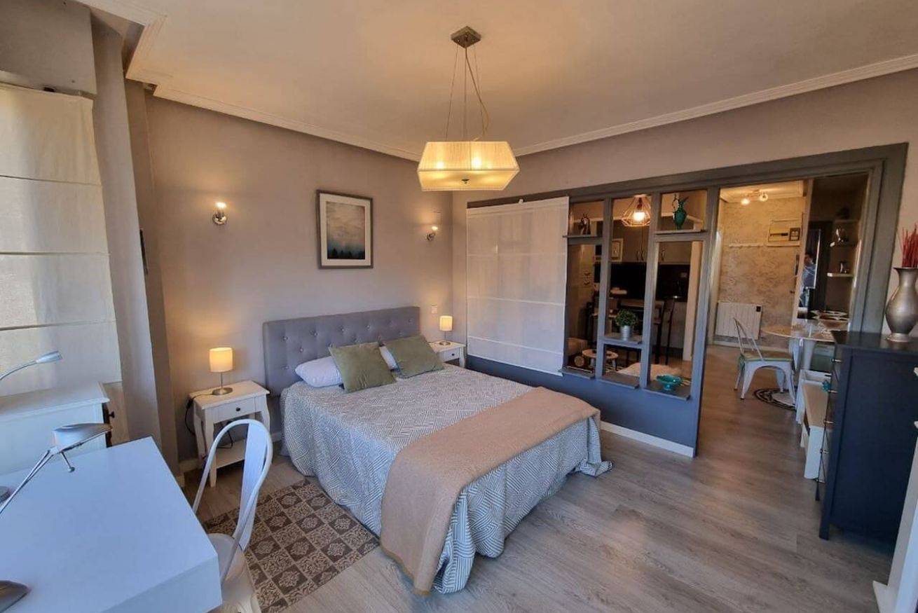 Geheel appartement, Charming Apartment with Fireplace & Wi-Fi in Oviedo, Cantabrisch Gebergte