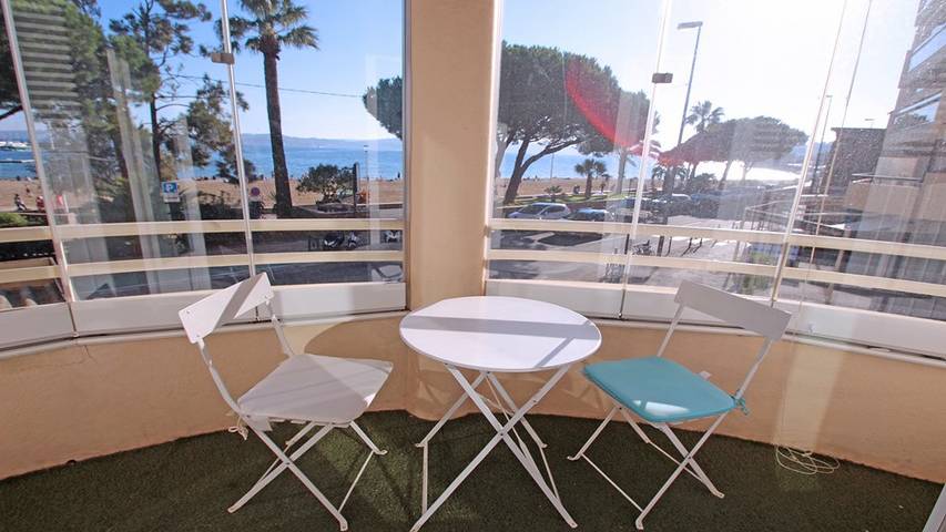 Gîte pour 4 personnes, avec terrasse dans Casino De Sainte Maxime
