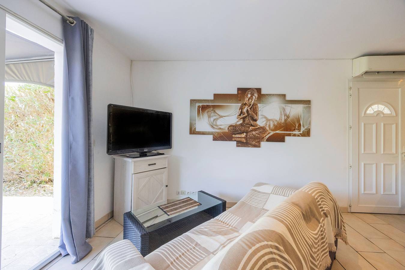Villa „Appartement mit Garten“ mit Bergblick, privaten Terrassen und Klimaanlage in Aléria, Corte und Umgebung