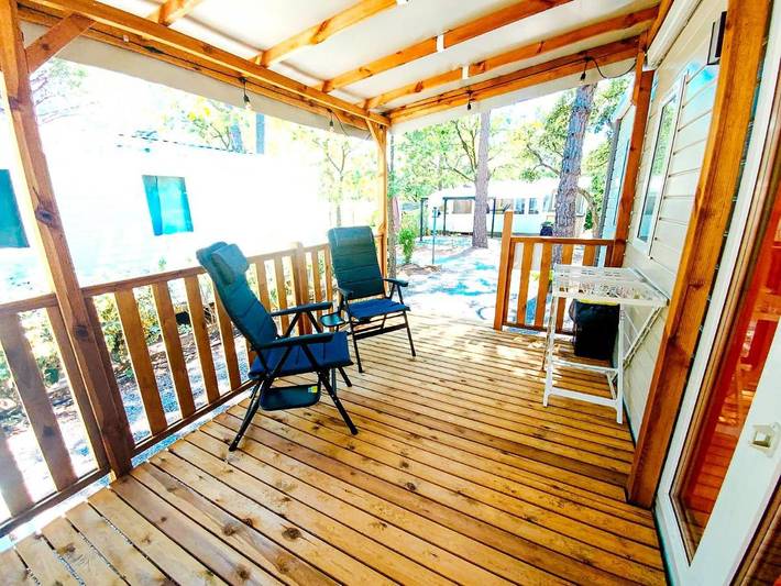 Camping pour 6 personnes, avec terrasse et piscine à Roquebrune-sur-Argens - 3
