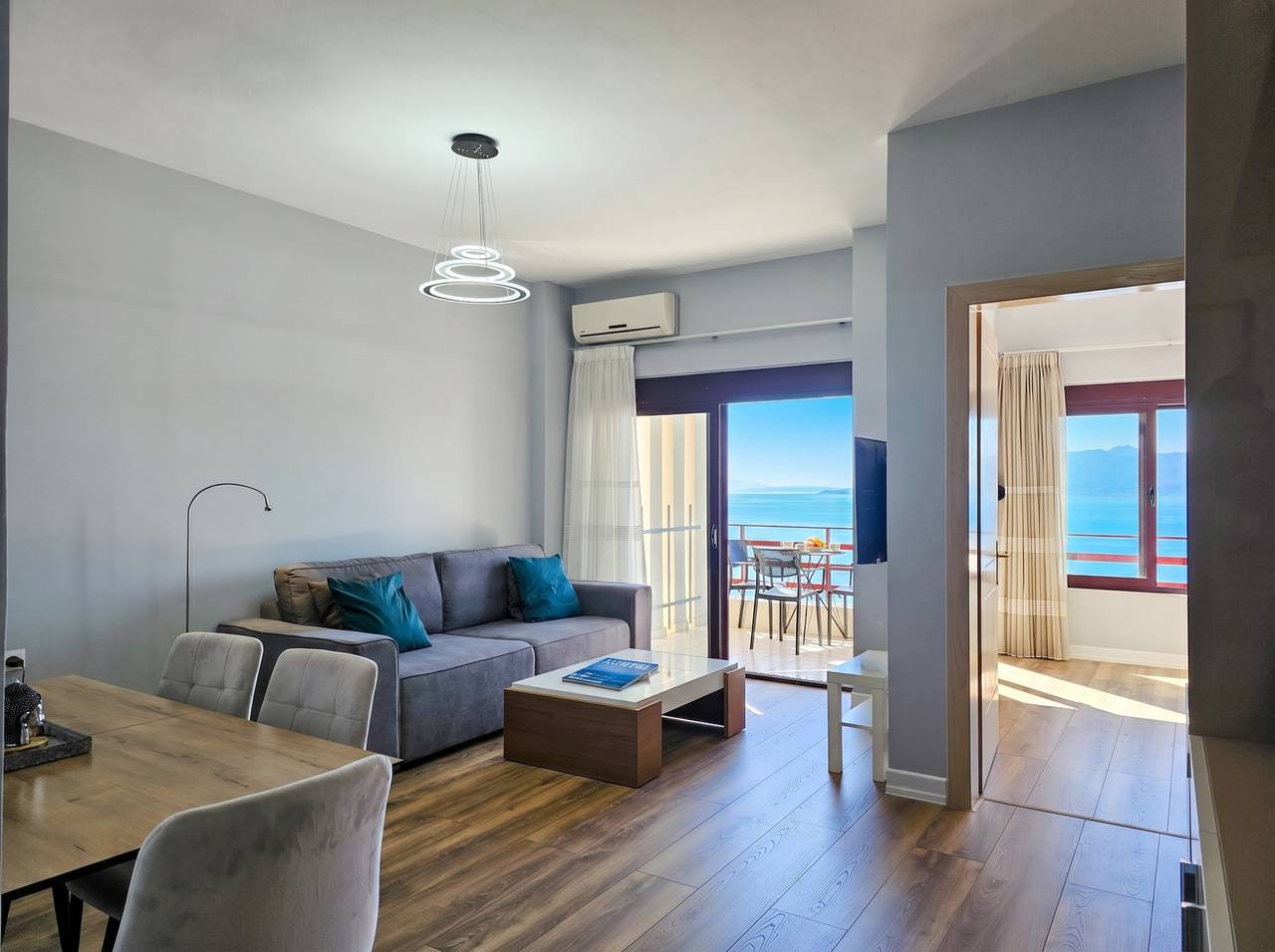 Ganze Wohnung, Ferienwohnung für 3 Personen mit Balkon in Sarandë, Vlorë