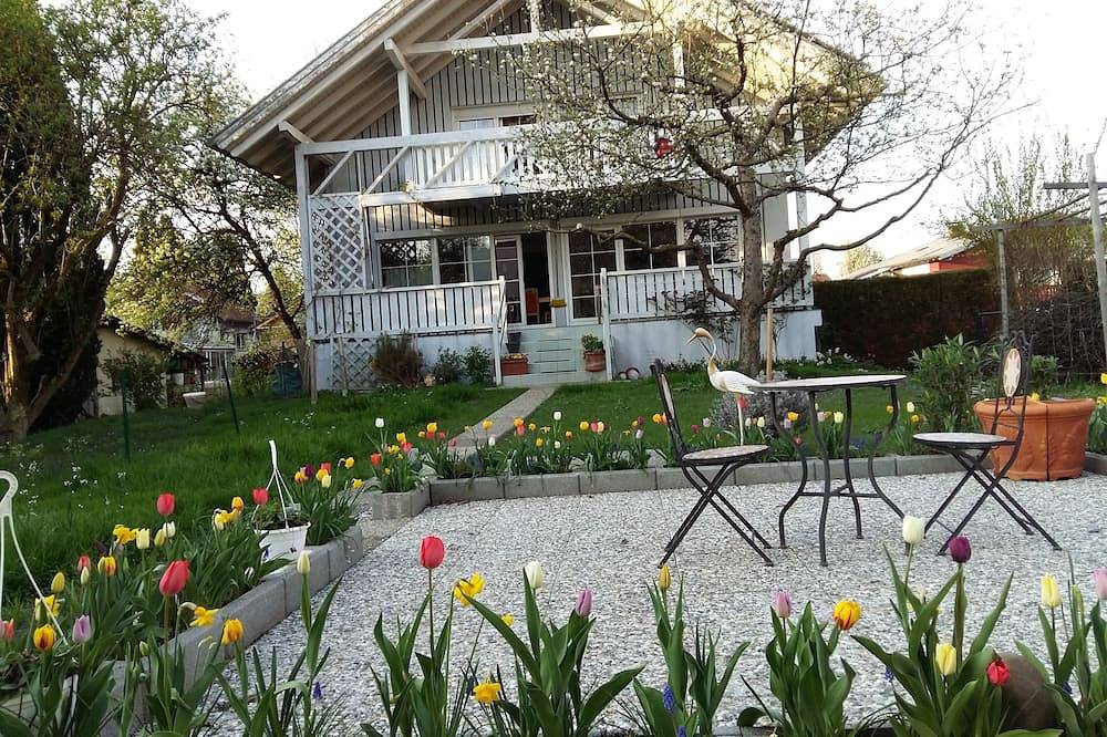 Ganze Wohnung, Romantische Ferien  in 2,5 Zi Ap., wundervoller Garten mit Blick auf die Berge in Altach, Bezirk Feldkirch