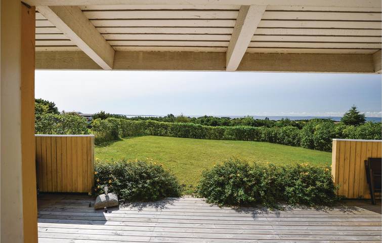 Ferieudlejning for 4 personer, med Terrasse og Have i Kalundborg