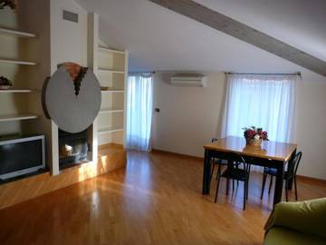 Gîte pour 5 personnes, avec vue et balcon à Pineto