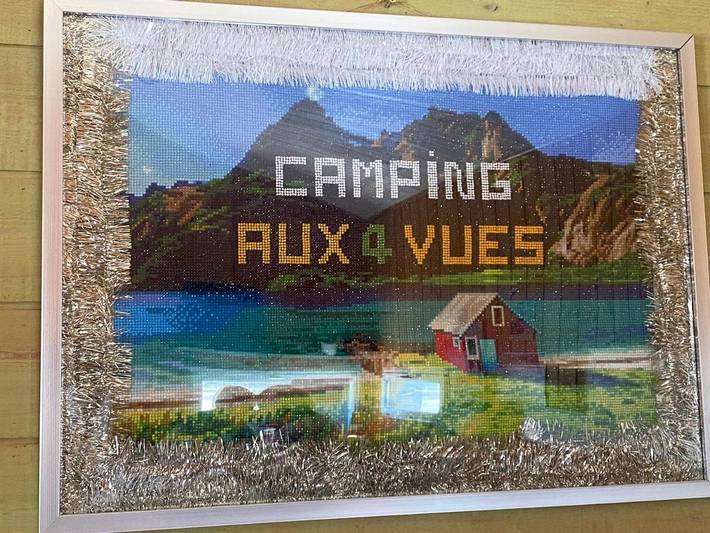 Camping pour 6 personnes, avec Jacuzzi et Terrasse ainsi que Jardin et Piscine
