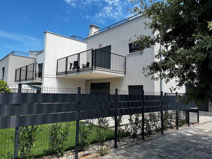 Ferienwohnung für 4 Personen, mit Garten und Meerblick sowie Balkon in Nova Vas