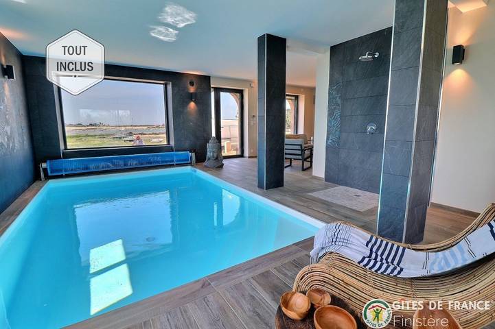 Casa de huéspedes para 10 personas, con piscina además de terraza y jardín - 1