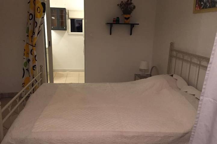 Location de vacances pour 5 personnes, avec jardin et terrasse à Saint-Marcel-de-Careiret - 2