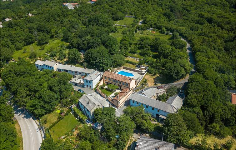 Dom dla 10 osób, z ogród w Jadranovo