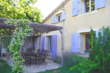 Agriturismo pour 9 personnes, avec jardin et piscine à Mirmande