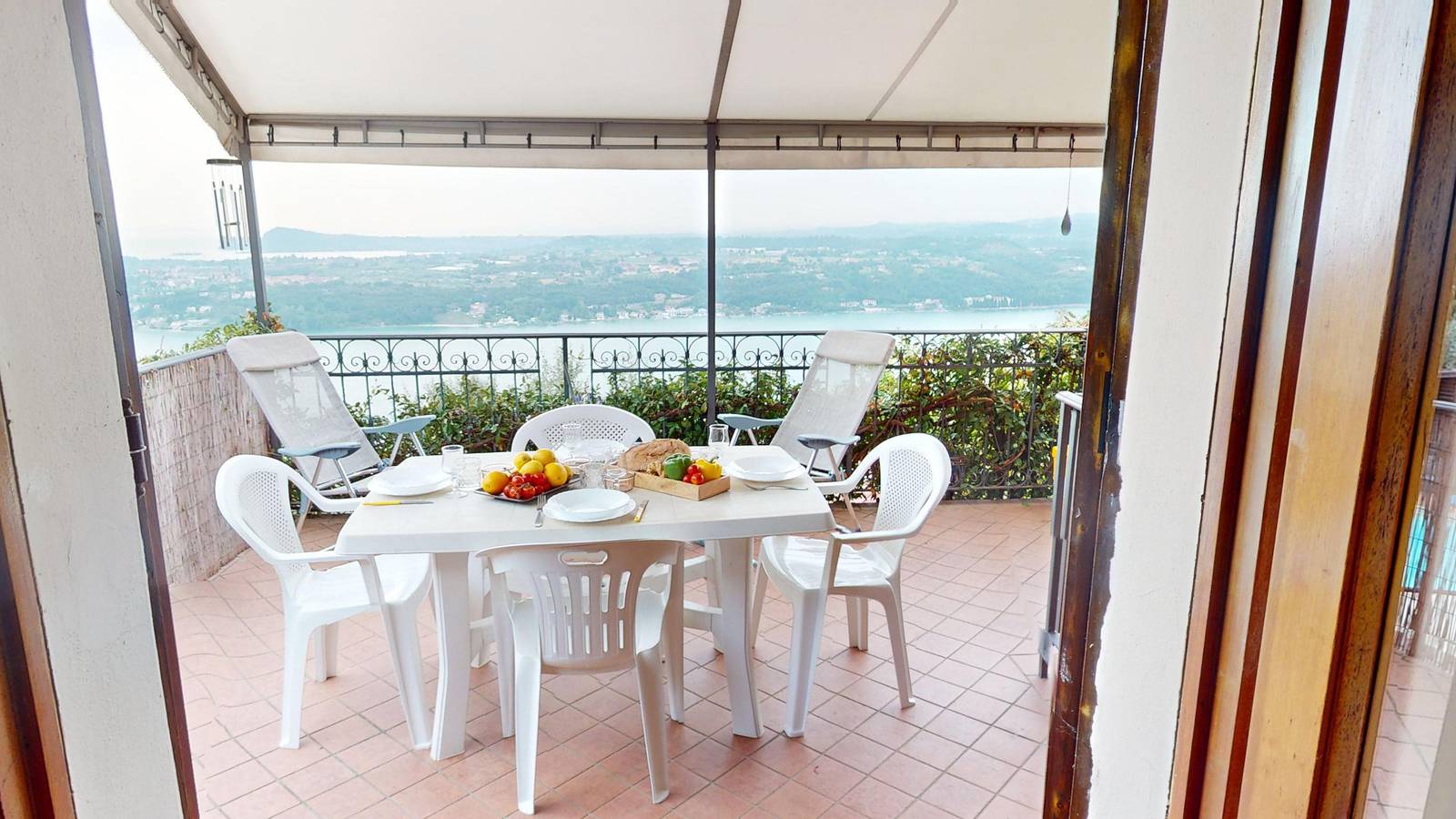 Ganze Wohnung, Casale Massina Quarzo a Salò By Bookinggardalake in Salò, Gardasee-Berge