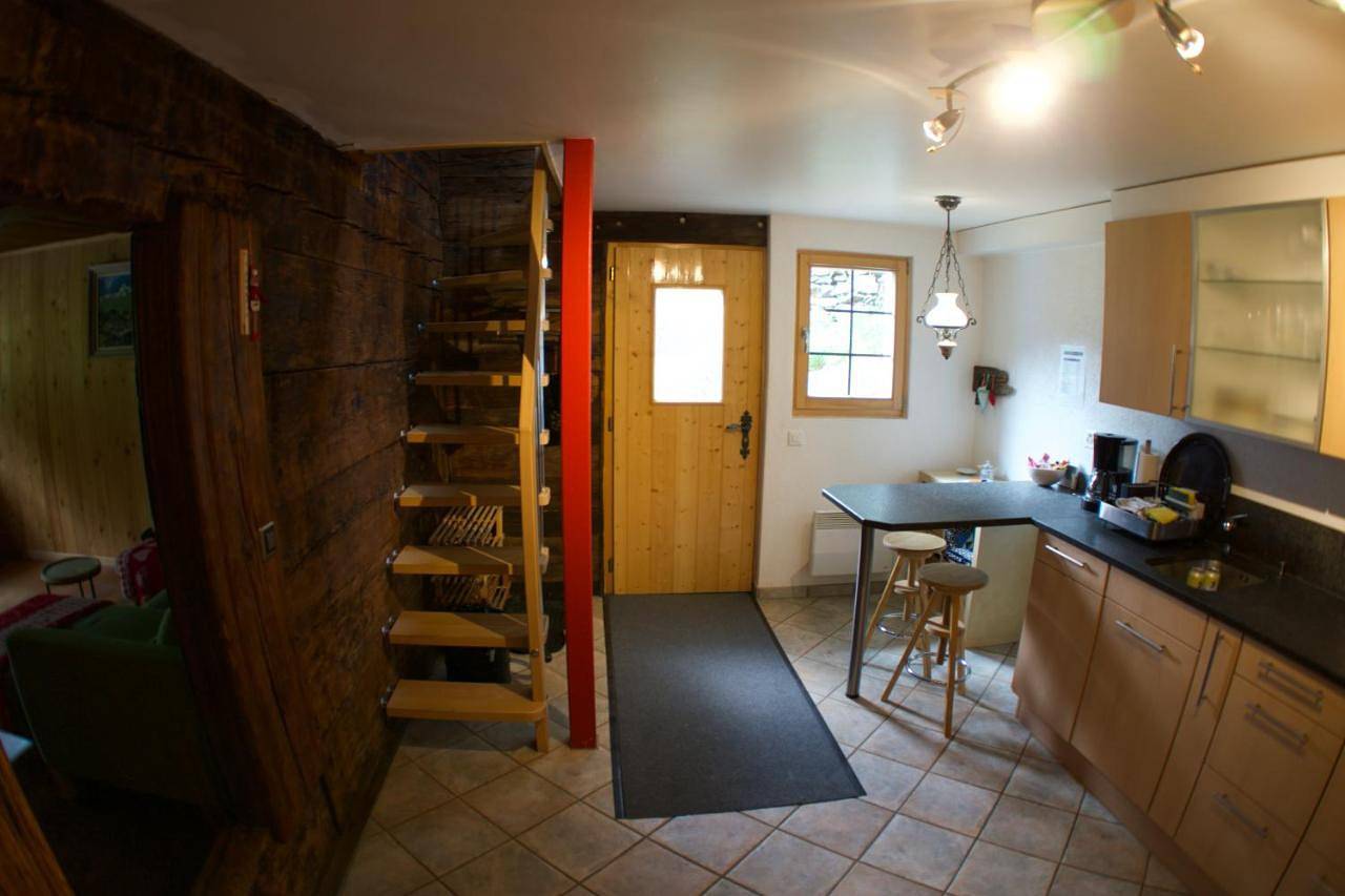 Ganze Wohnung, Two-Bedroom Apartment in Weissenried, Blatten