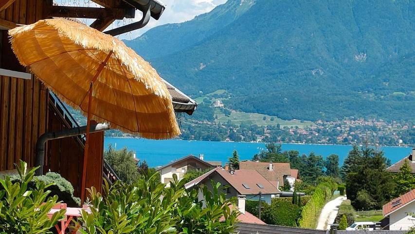 Hôtel pour 4 personnes, avec jardin ainsi que vue sur le lac et vue