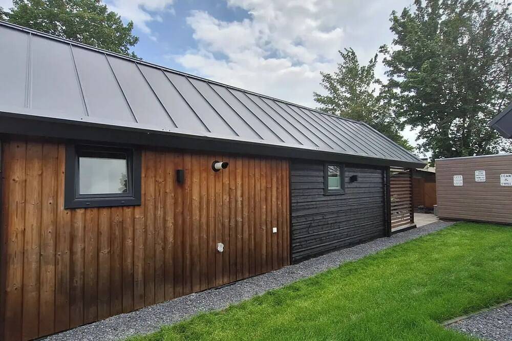 Tinyhouse / Chalet im Ferienpark Rhederlaagse Meren in Nl-Lathum am See in IJssel