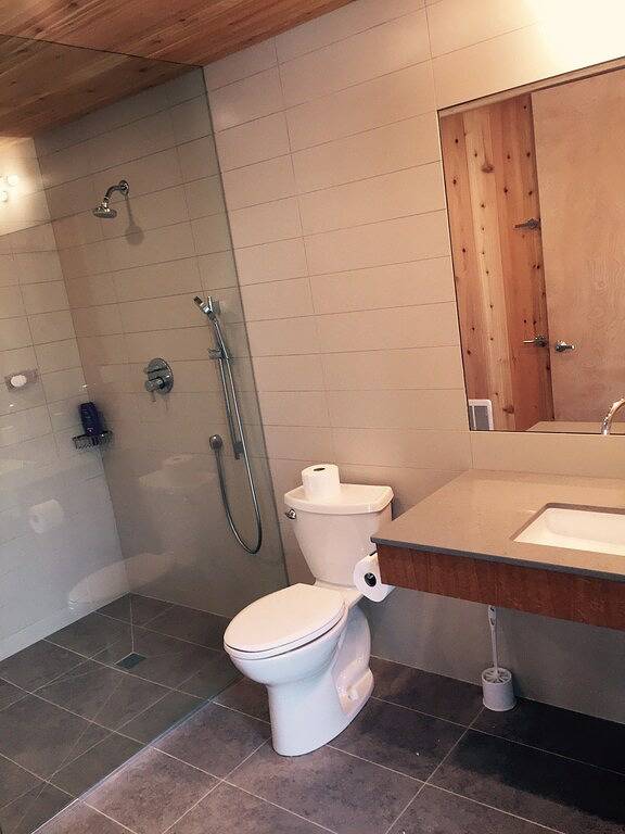 Vacation rental for 6 people, with balcony and hot tub in Fire Island