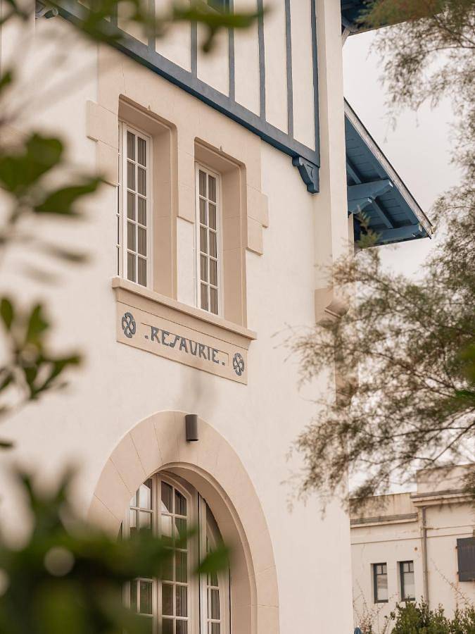 Hôtel pour 2 personnes, avec piscine ainsi que jardin et vue, animaux acceptés dans Le Phare (Biarritz) - 3
