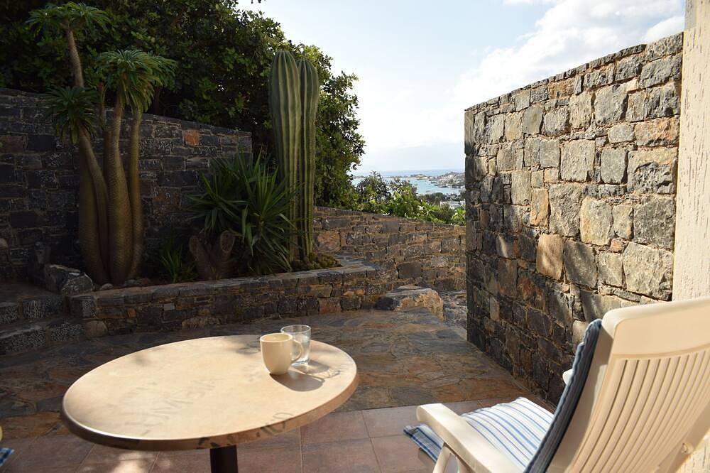 Entire apartment, Olous /Hillside Hideaway/ Seaview Terrace/Elounda in Elounda, Lasithi