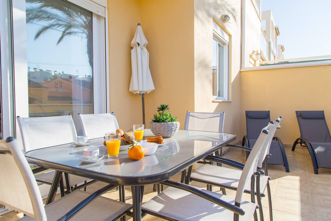 Ganze Wohnung, Ferienwohnung für 4 Personen mit Garten in Las Marinas, Dénia