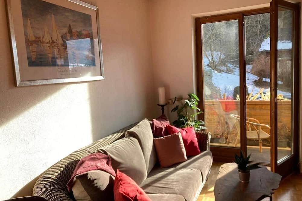 Ganze Wohnung, Gemütliche Wohnung mit 1 Schlafzimmer, Balkon mit Zauberhaften Ausblick. in Feld am See, Villach-Land