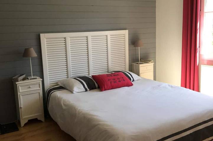 Location de vacances pour 14 personnes, avec terrasse et jardin dans Lerat - 2