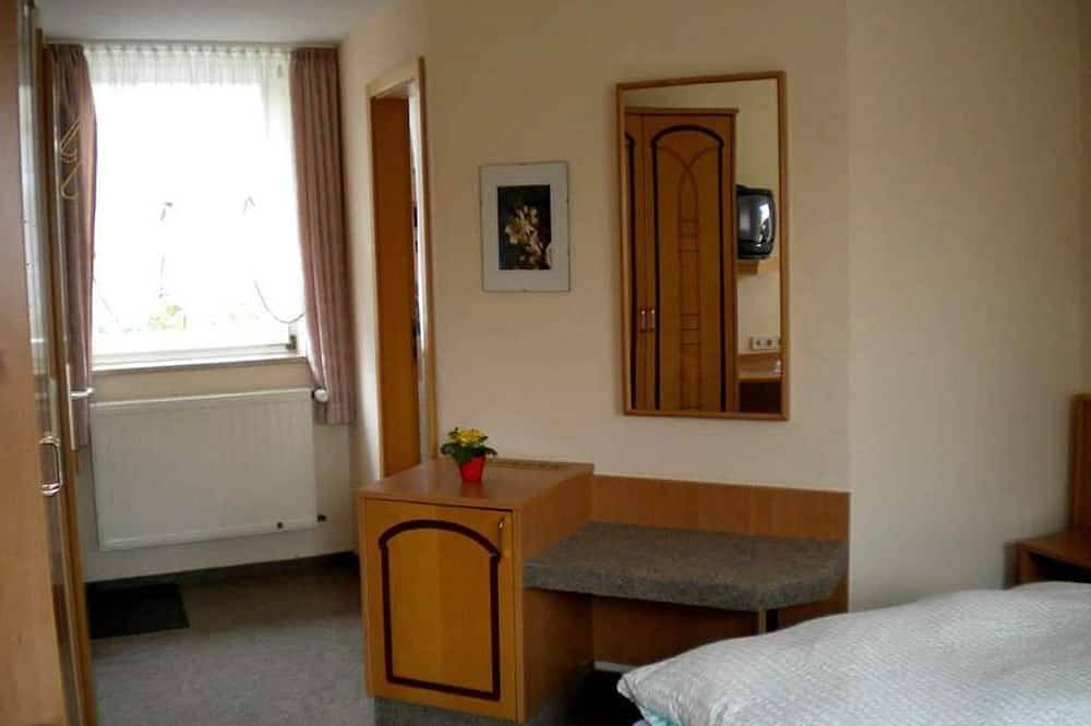 Doppelzimmer 5, Dusche, Wc - Pension & Restaurant Gockescher Hahn in Pöhl, Chemnitz und Umgebung