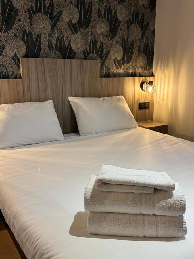Brit Hotel Essentiel Reims Taissy in Taissy, Marne