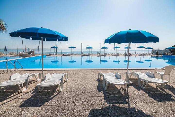 Appartamento vacanze per 6 persone, con terrazza e piscina nonché piscina per bambini, con animali domestici - 1