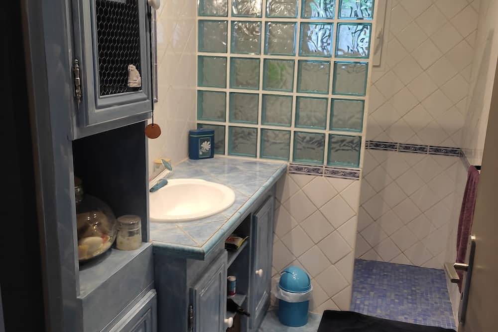 Villa with pool in Rochefort-du-Gard, Region de Nimes