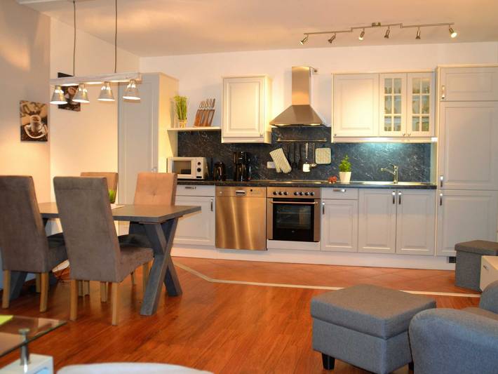 Ferienwohnung für 5 Personen, mit Sauna und Balkon, kinderfreundlich in Binz - 3