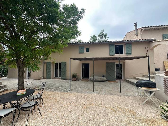 Villa pour 6 personnes, avec Terrasse ainsi que Jardin et Piscine à Le Castellet - 2