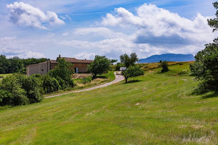 Location de vacances pour 4 personnes, avec Jardin dans La Roche-sur-Grane, Région de Die