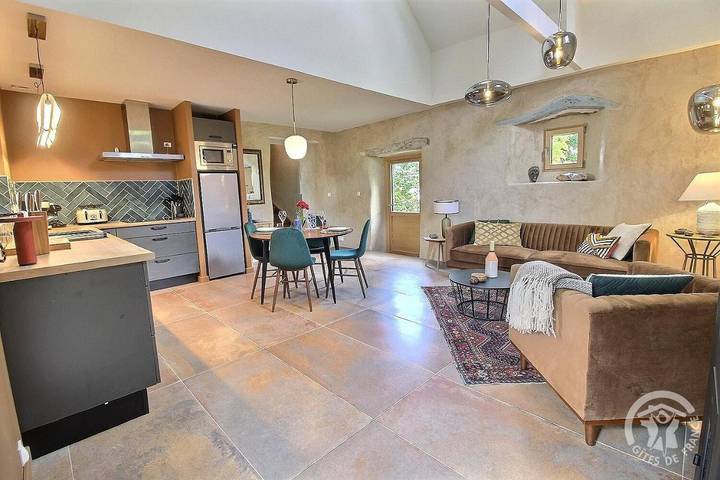 Location de vacances pour 2 personnes, avec jardin et terrasse à Saint-Clet