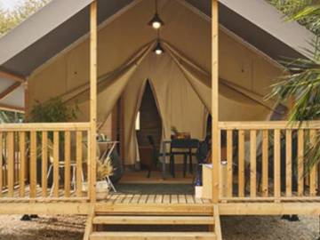 Chalet pour 4 Personnes dans Bassillac et Auberoche, Périgord Blanc, Photo 1