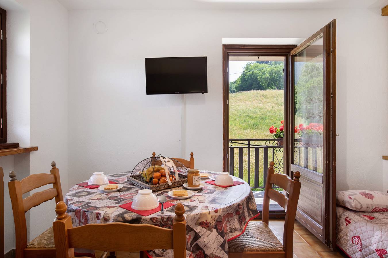 Maison de vacances 'Le Cré Appartamento 2' avec vue sur la montagne, jardin partagé et Wi-Fi in Plan d'Introd, Comune di Introd