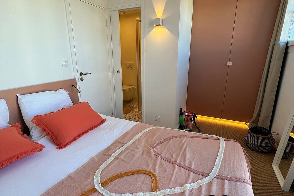 Maison les Pieds Dans Leau, Baie de St Tropez in Port Grimaud, Grimaud