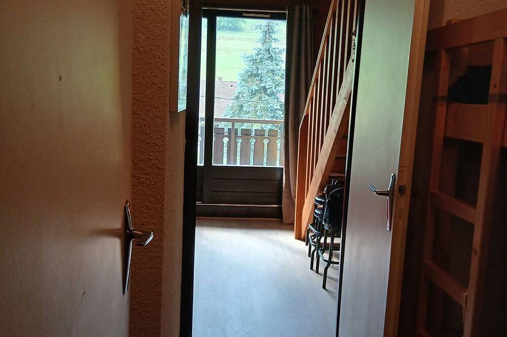 Appartement entier, Appartement duplex dernier étage, balcon exposition sud sans vis à vis. in Bernex, Région de Thonon-les-Bains