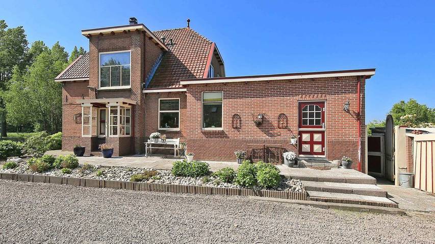Vakantiehuis voor 9 personen, with tuin and sauna as well as terras in Haarlemmermeer