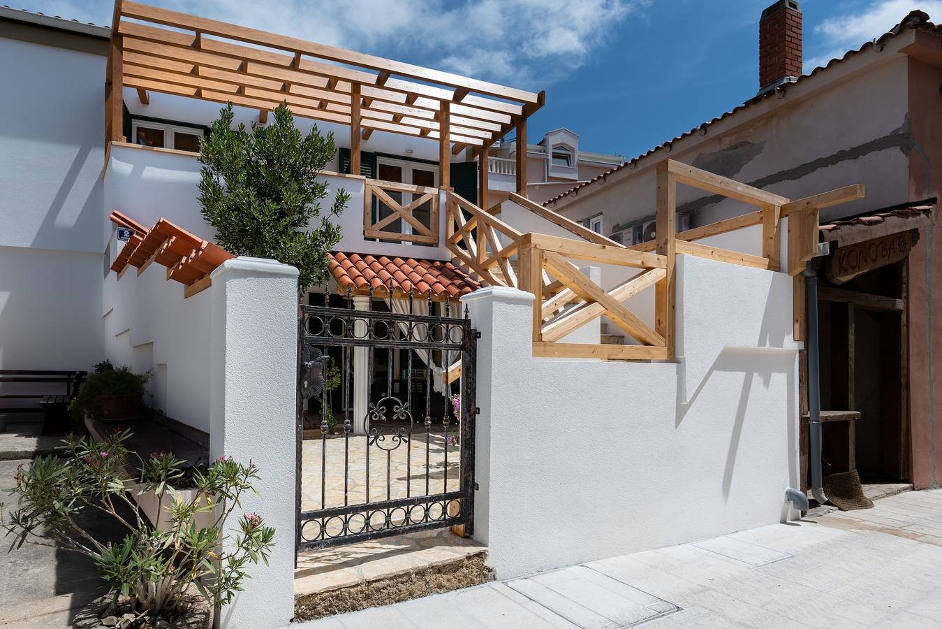 Ganze Wohnung, 2-Zimmer-Ferienwohnung mit Terrasse Novalja, Pag A-11512-b in Novalja, Pag