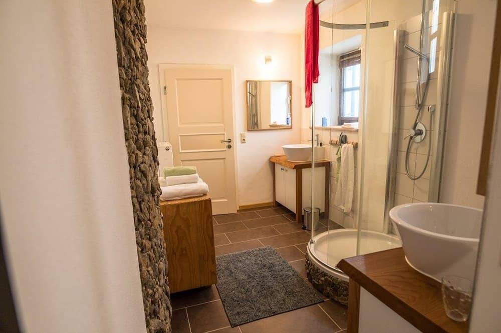 Ganze Wohnung, Gemütliche Ferienwohnung (84 qm) mit Kachelofen und einzigartigem Ambiente in Deggendorf, Ostbayern