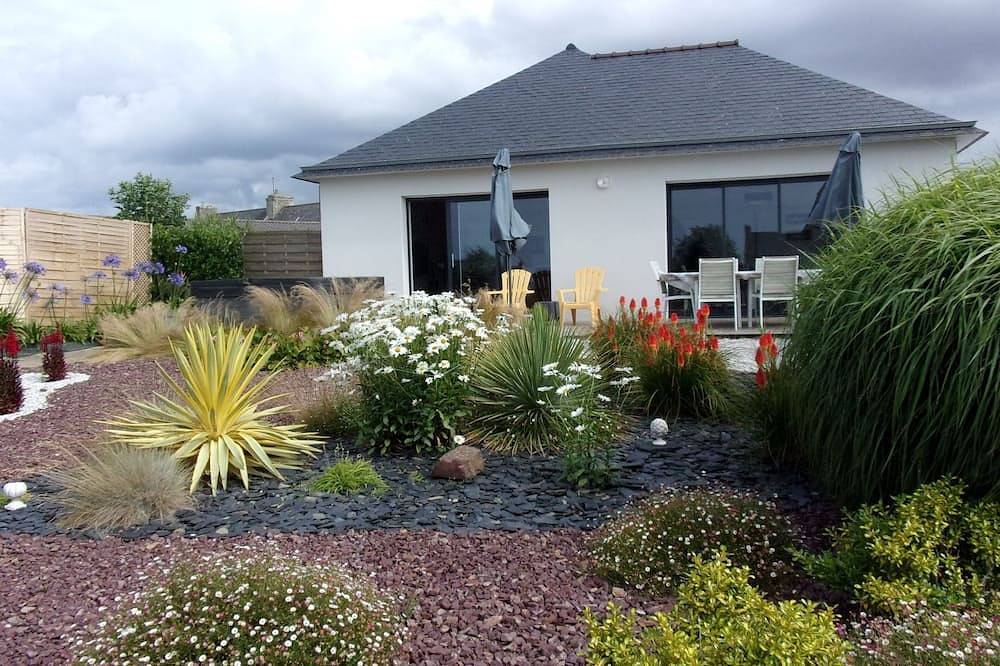 Haus mit Terrasse und Garten. herrliche Aussicht auf das Meer und die Insel Batz. Wifi. in Santec, Ceinture Dorée