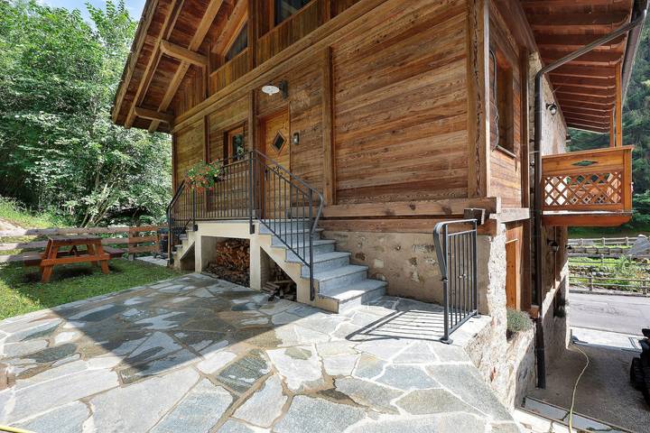 Ferienhaus für 6 Personen, mit Whirlpool und Balkon