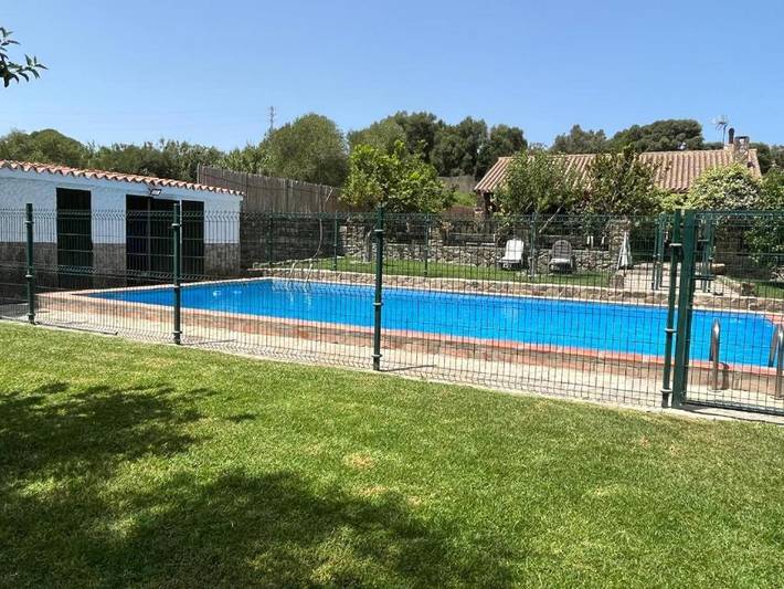 Casa de vacaciones para 6 personas, con terraza y piscina además de vistas y jardín en Tarifa