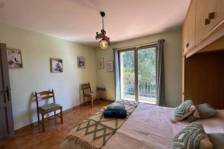 Gîte pour 6 personnes, avec jardin et balcon à Simiane-Collongue - 3