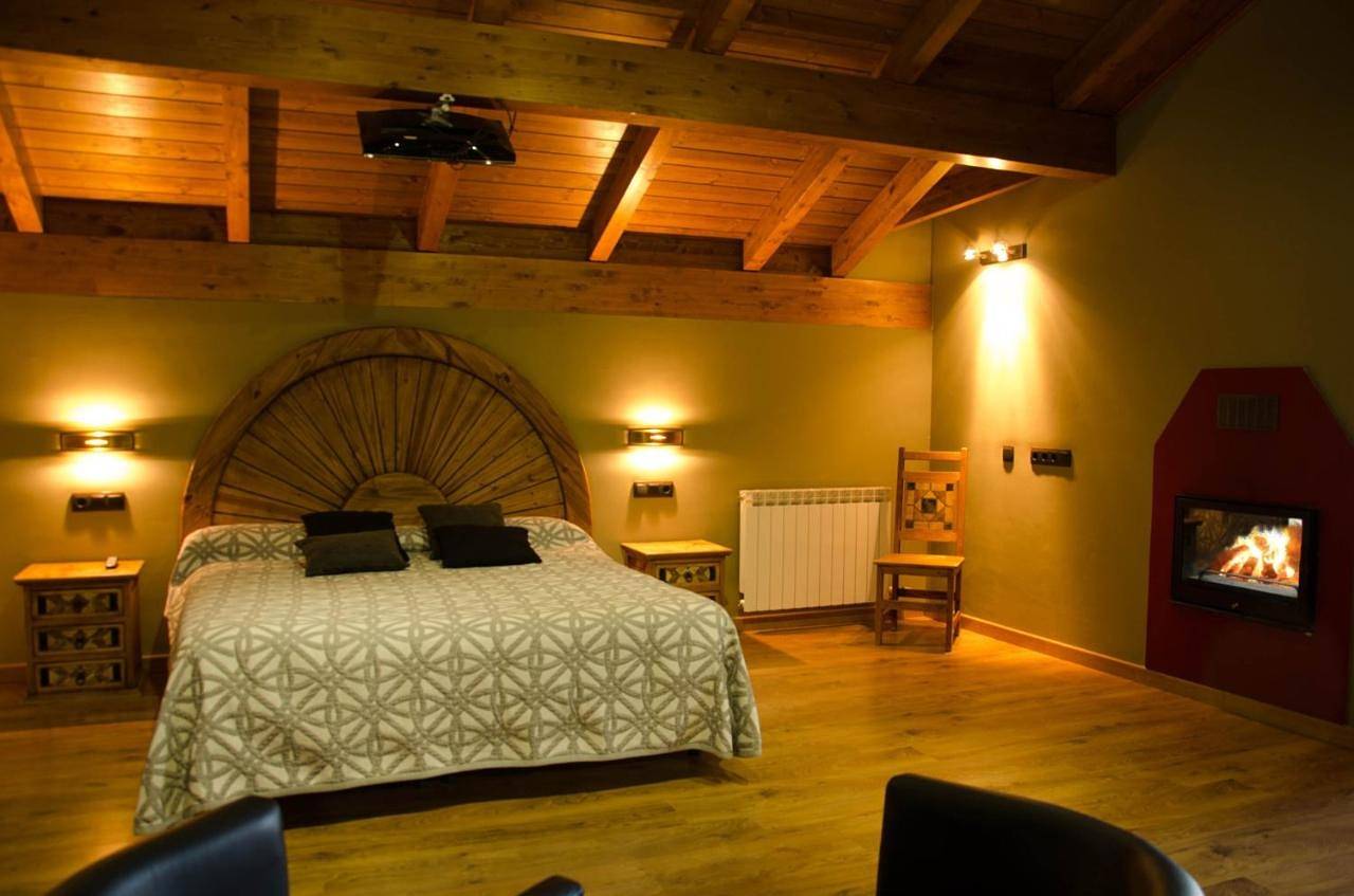 Casa Rural para 21 personas con sauna in Escalona (Huesca), Puértolas