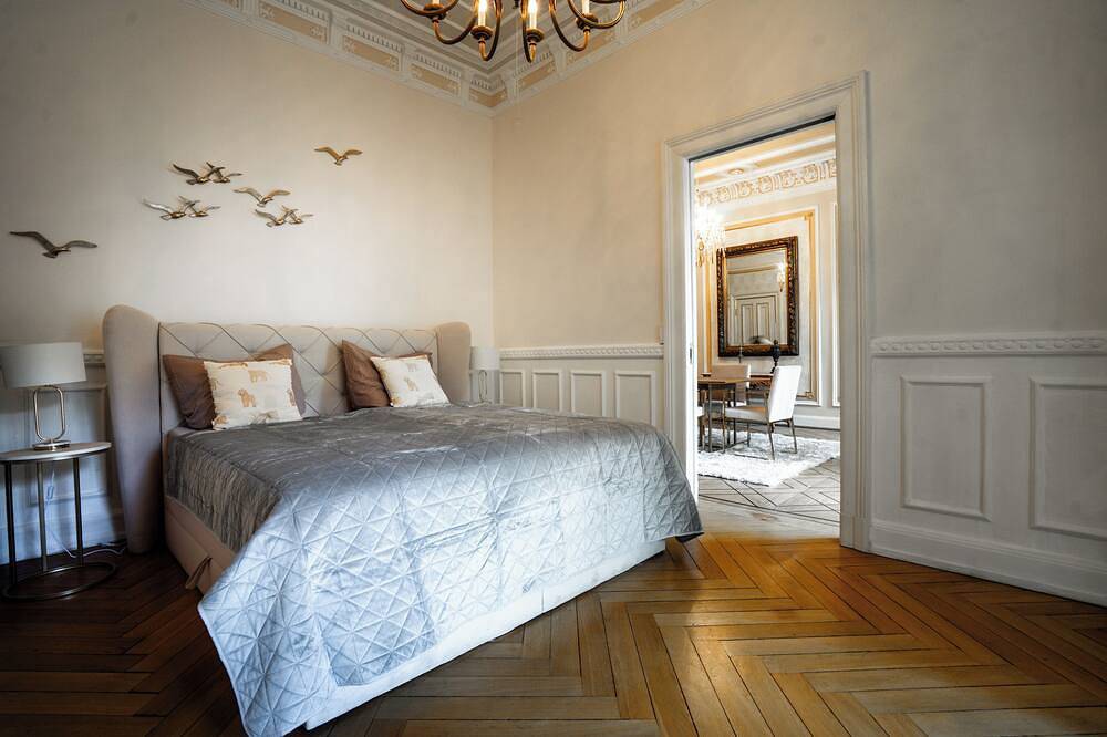 Ganze Wohnung, Soirée Villa - Elegant Stay with Garden and Party Room in Hamburg-Mitte, Hamburg