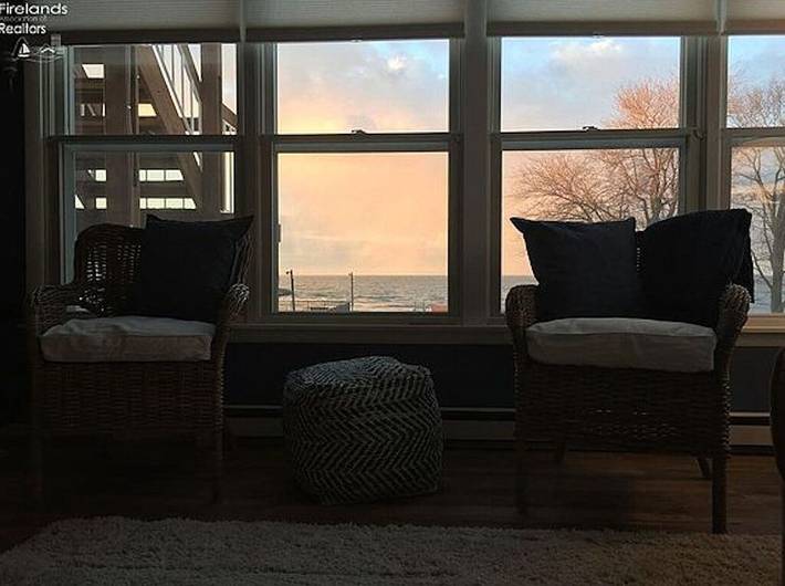 Vacation rental for 4 people, with pool and hot tub in Port Clinton