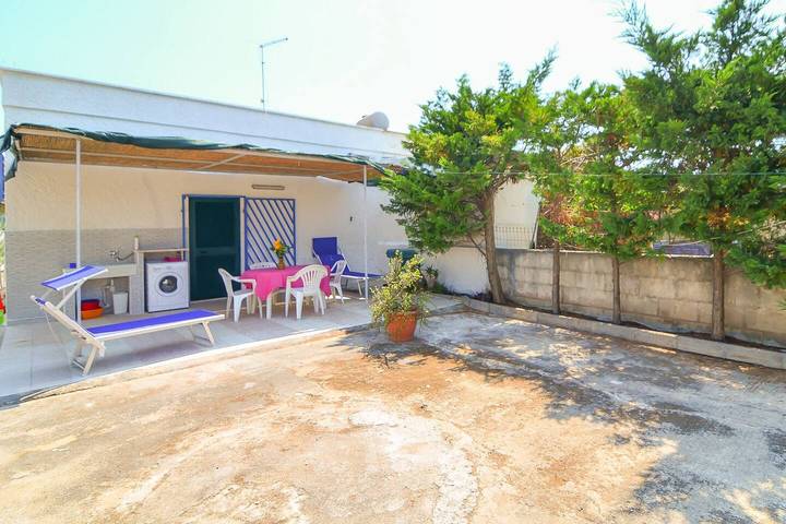 Casa Giuditta con piscina a 110 mt dalla spiaggia di Punta Prosciutto in Lido Punta Prosciutto, Porto Cesareo