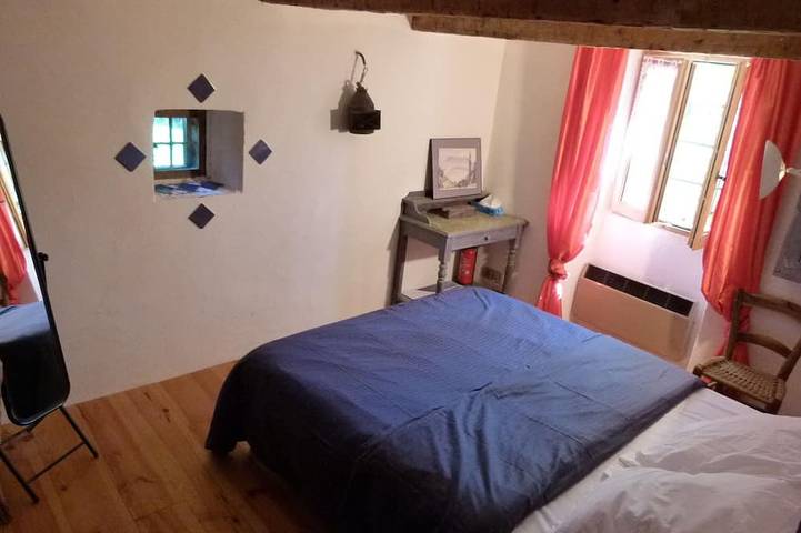 Gîte pour 5 personnes, avec Balcon ainsi que Jacuzzi et Jardin à Colmars - 2